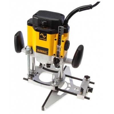 Фрезер DeWALT DW625E